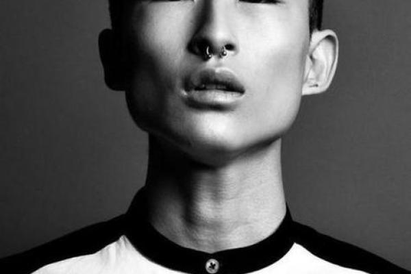 男的八字眉