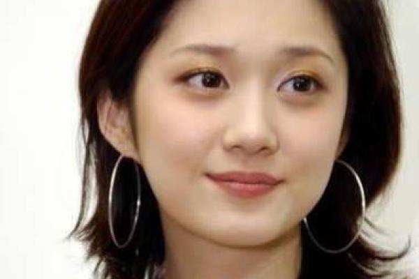 女命无依无靠的八字是怎么样的