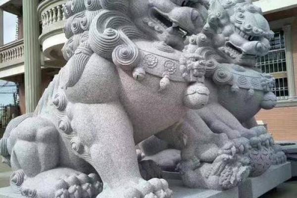摆放狮子在大门风水起到招财作用