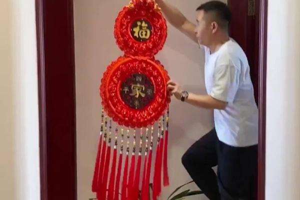 居家客厅悬挂中国结的风水宜忌