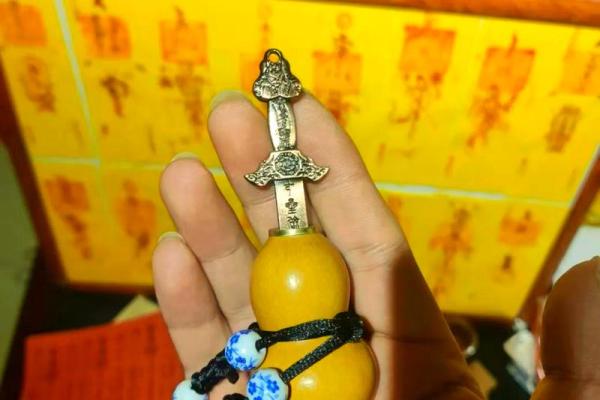 风水解读女性辟邪带什么东西好免受影响